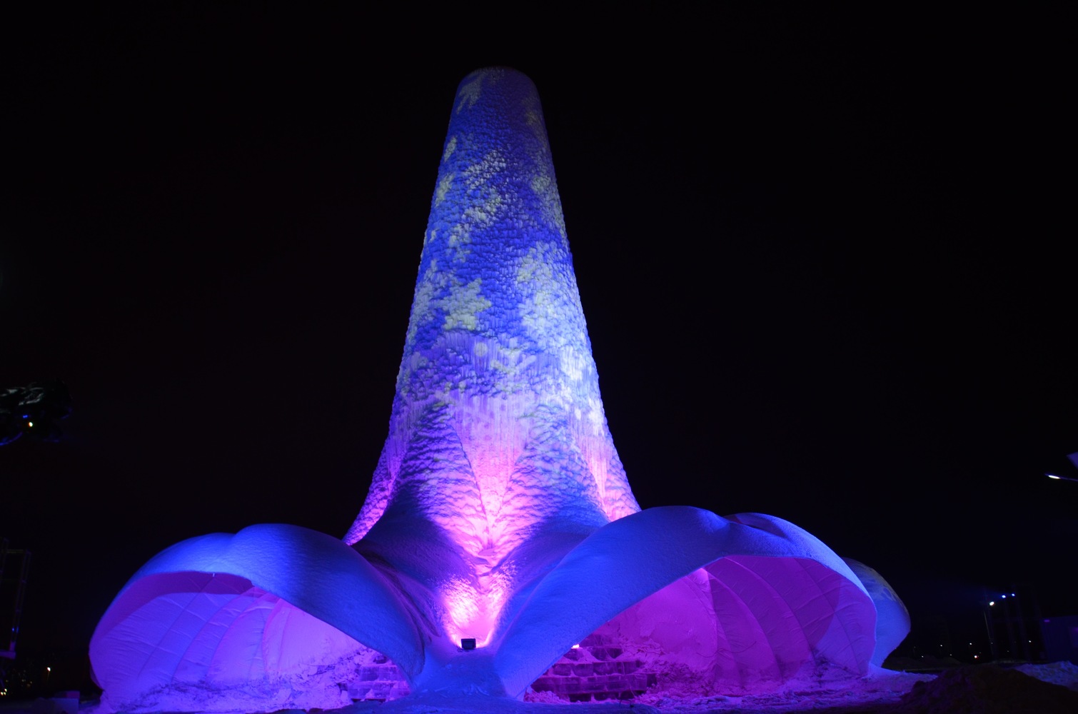 Ada Menara dari Es Tertinggi Dunia di Tiongkok